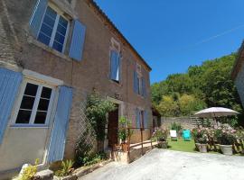 Maison sur le Lot, toegankelijk hotel in Saint-Vincent-Rive-dʼOlt