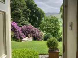 Plas yn Yale with mountain views from all windows
