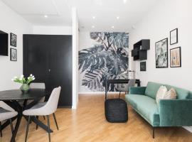 AT 41, hotel Rómában