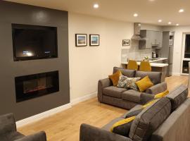 Fabulous Belmullet Townhouse, hotel with pools in Belmullet