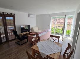 Apartmani Mlinar - One bedroom apartment with seaview – apartament w mieście Grebaštica