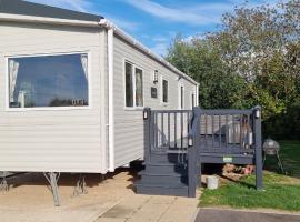 Tattershall lakes breaks Swan view, glamping site in Tattershall