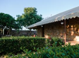 The Rustic Villa, a stay with luxuries amenities and exotic nature, chata v destinácii Džajpur