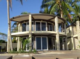 Beach Loft, hotel con piscina en Nosy Be