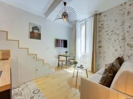 Duplex Studio Apt Mezzanine near Shops & Cafes