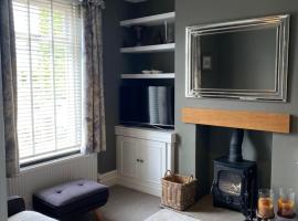 Cheerful and spacious 3 bed home in Clitheroe, hotel in Clitheroe
