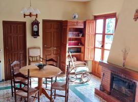 Casa Inma, pet-friendly hotel in Miraflores de la Sierra