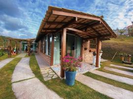 Casa de Campo no Caravaggio ao lado da Cervejaria Três Santas, Landhaus in Santa Teresa