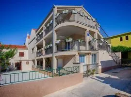 Apartments with a parking space Komiza, Vis - 12325