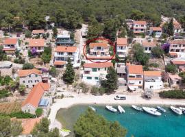 Apartments by the sea Basina, Hvar - 11923, hotel in Vrbanj