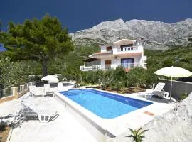 Family friendly apartments with a swimming pool Baska Voda, Makarska - 12442