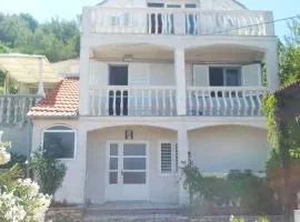 Apartments with a parking space Preko, Ugljan - 12658