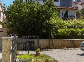 Apartments with WiFi Fazana - 12862, apartment in Marana