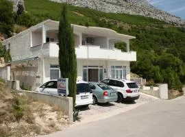 Apartments with parking spaces Lokva Rogoznica, Omis - 12906