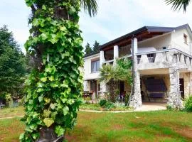 Apartments with parking spaces Savudrija, Umag - 13589