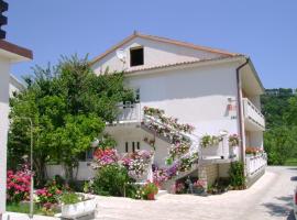 Apartments with parking space Palit, Rab - 14610