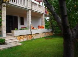 Apartments by the sea Sumartin, Brac - 14703