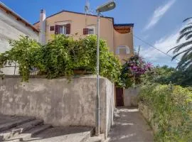 Apartments with a parking space Mali Losinj (Losinj) - 15050