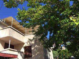 Seaside holiday house Supetarska Draga - Gonar, Rab - 15090, hotell i Rab