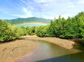 Baan Chan Lay Koh Chang, отель в городе Чанг, рядом находится Khiri Phet Waterfall