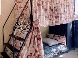 Ærtisticspace in the center 4Bunk Dormroom