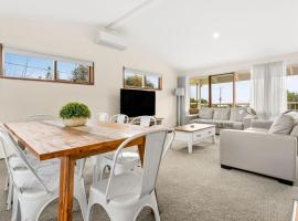 Views on Broadway, holiday home in San Remo