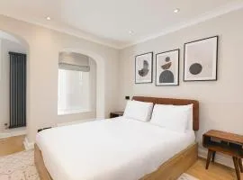 PenthouseStays Chelsea - Luxury 2 Bedroom Apartment w/King Bed - near King's Road