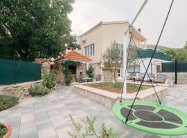 New House and Relaxing Paradise in Gizdavac near Split, hotell med parkering i Gizdavac