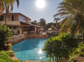 Suíte Hot Springs B3 Hotéis Hospedagem - Até 4 adultos, hotel near Caldas Novas Airport - CLV, Caldas Novas