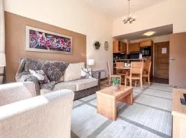 Bright, spacious South-facing 1-bedroom apartment