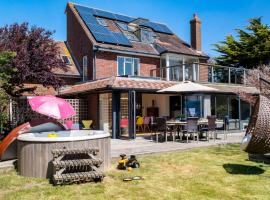 Nye Creek Or Nye Creek & Little Nye, vakantiewoning aan het strand in Milford on Sea