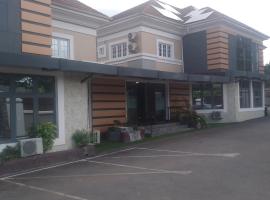Lion Luxury suites, hotel in Enugu
