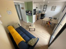 &Ocirc;'Bon'Plan - Piscine, Calme, 20 min Lyon, hotel dengan kolam renang di Givors