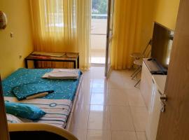 Apartamenti Ivaia 2, מלון בורנה