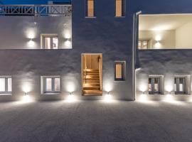 Heavenly Suites & Studios, ξενοδοχείο στη Νάξο Χώρα