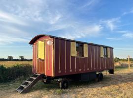 La Roulotte Bohème des Grillots, B&B/chambre d'hôtes à Beaulon