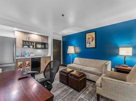 METRO TEMPE APARTMENTS studio w two king beds, Hotel in Tempe