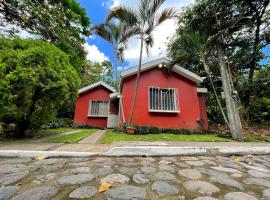 Casa a 5 minutos de los parques del IRTRA, cabana o cottage a Pucá