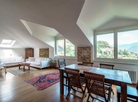 I D'A Charming Penthouse - LAKE VIEW, hotel din apropiere 
 de Villa Olmo, Como