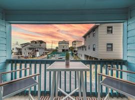 Hang Ten Hideaway, pool, Condo, Parking, payment due upon booking Host will reach out once you book, hotel en Carolina Beach