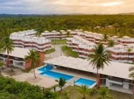 Apartamento à beira-mar: ideal para famílias ., hotel with parking in Ilhéus