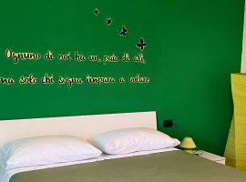 Color House Malpensa B&B, hotel with parking in Cassano Magnago