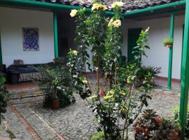 LUzArt, bed and breakfast en Jardín