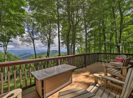 Hot Tub and Scenic Views Beech Mountain Retreat, hotel a Beech Mountain