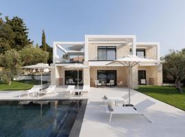 Luxurious Villa Trinity, hotel i Kontokali