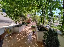 Apartments by the sea Povlja, Brac - 5644