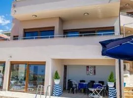 Family friendly house with a swimming pool Rogoznica - 15176