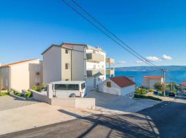 Apartments with a swimming pool Mali Rat (Omis) - 9698, hotel a Dugi Rat (Punta Lunga)