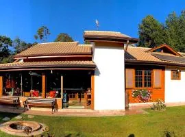 Refúgio de Montanha em Monte Verde para Famílias e Amigos com 4 Suítes