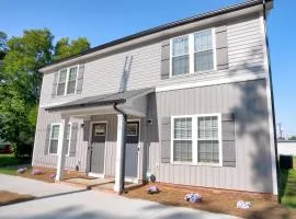 Kannapolis Elegant Townhouse - Pet Friendly